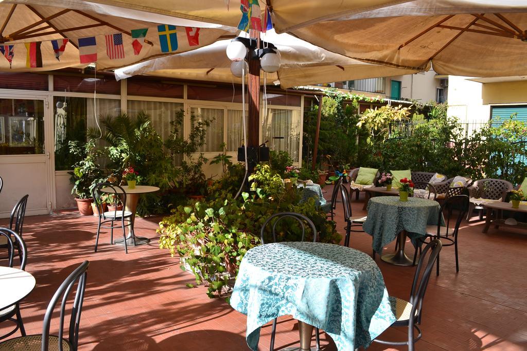 Cesare Augusto Hotel Napels Buitenkant foto