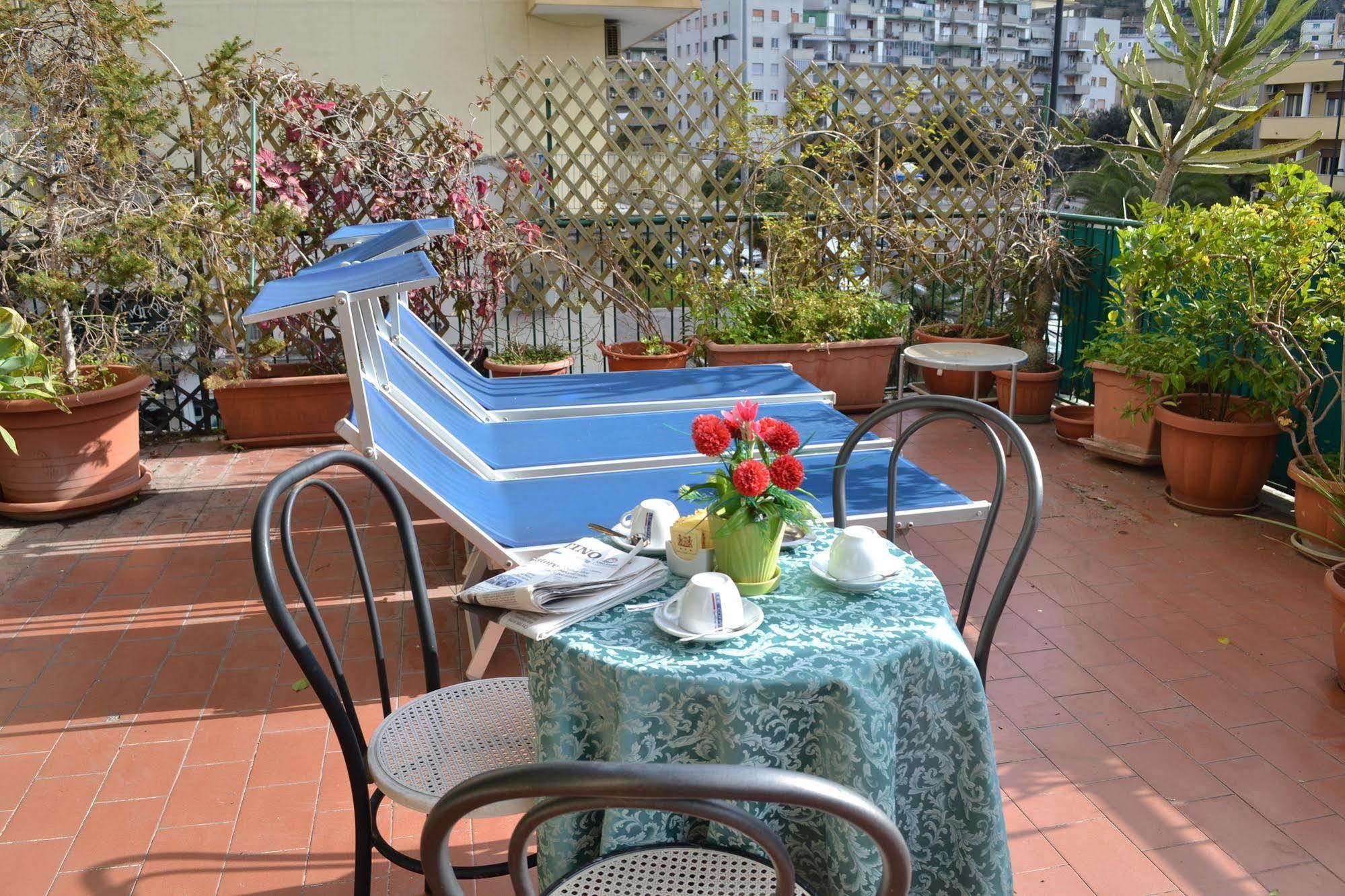 Cesare Augusto Hotel Napels Buitenkant foto