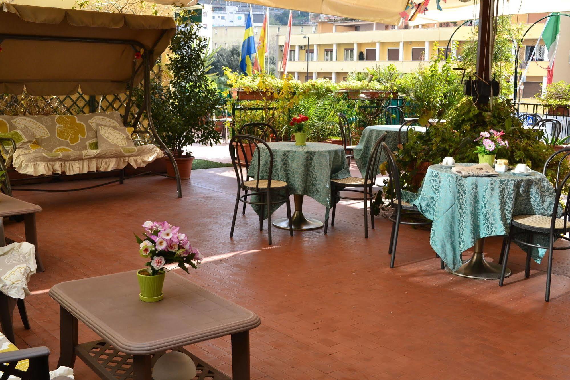 Cesare Augusto Hotel Napels Buitenkant foto
