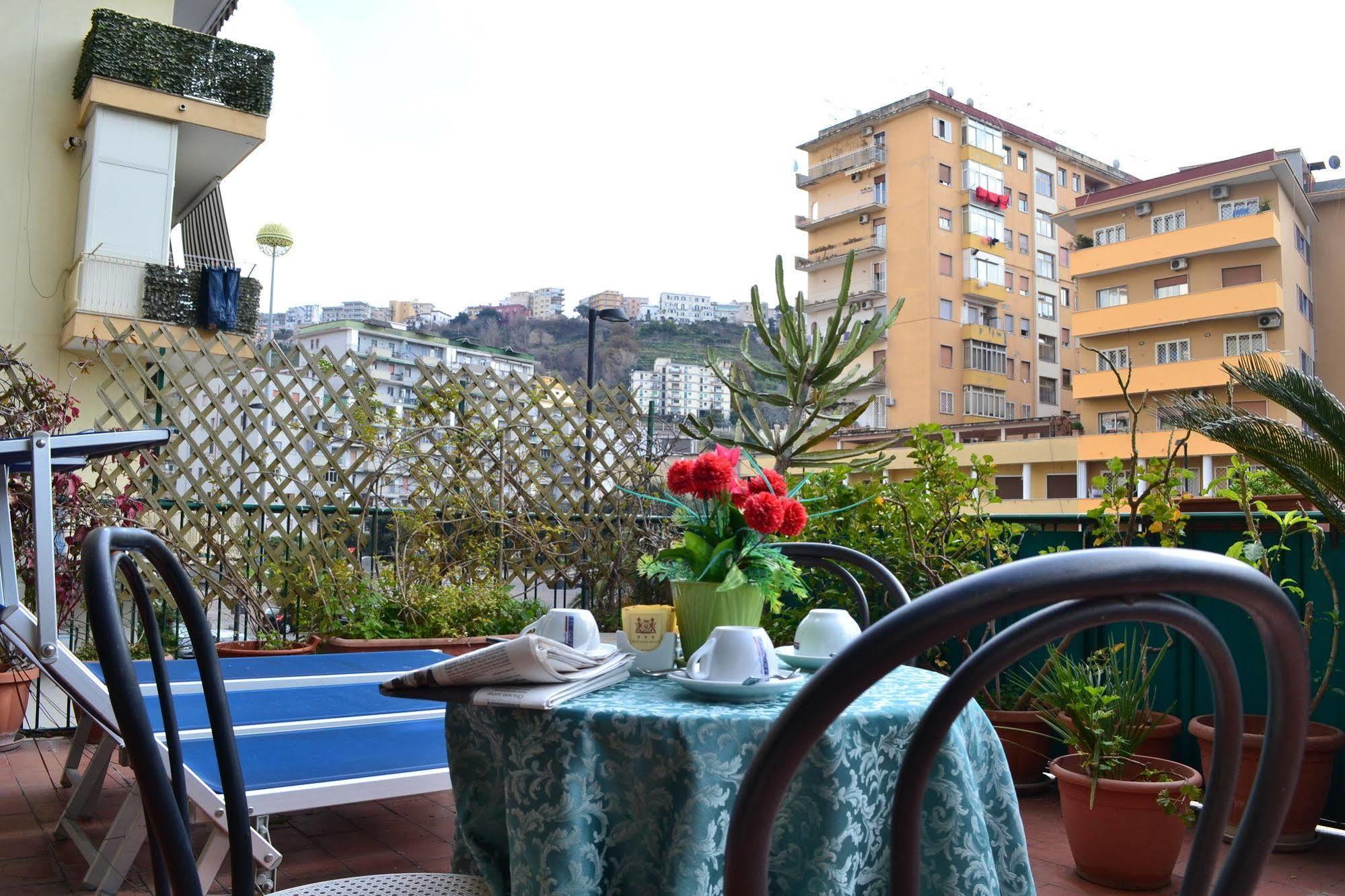 Cesare Augusto Hotel Napels Buitenkant foto